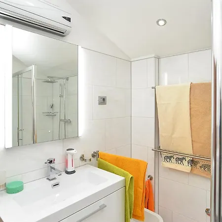 Apartman Mujo 1998 Pula