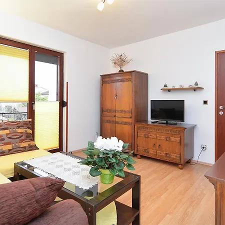 Mujo 1998 Apartman
