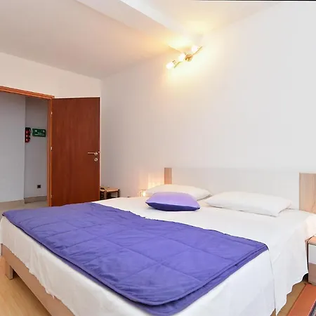 Mujo 1998 Apartman Pula